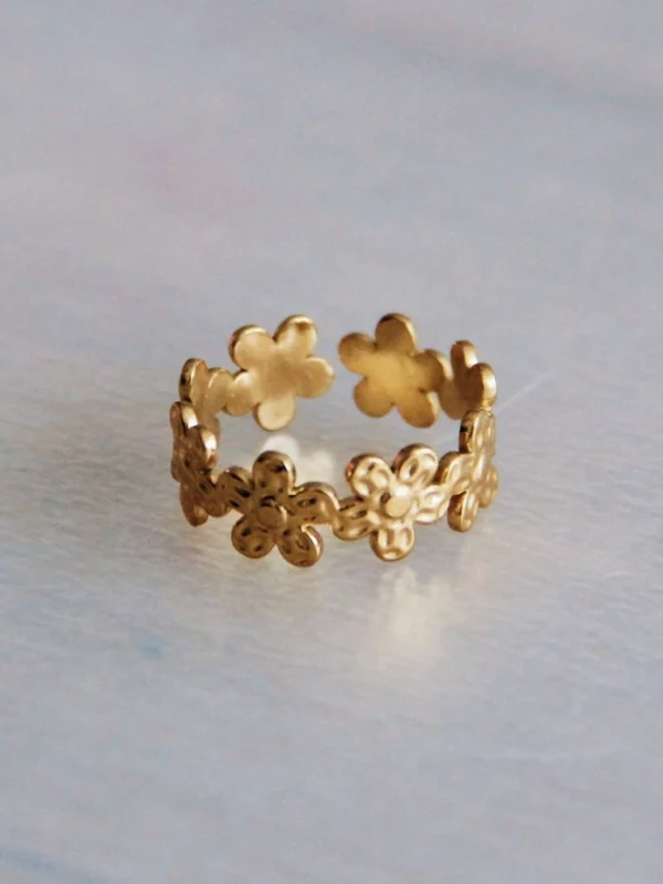 Ring met bloemetjes
